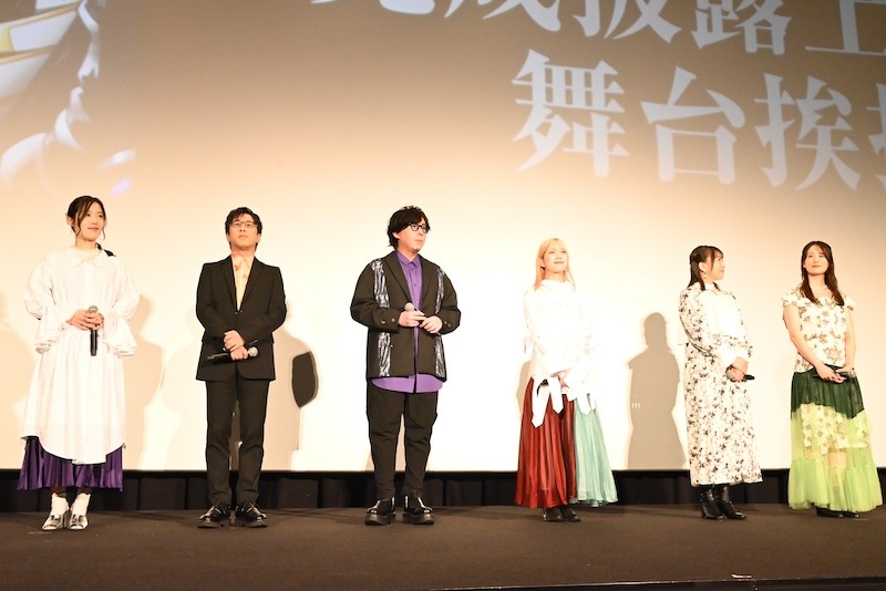 左から原由実、加藤将之、日野聡、青山吉能、生天目仁美、瀬戸麻沙美。