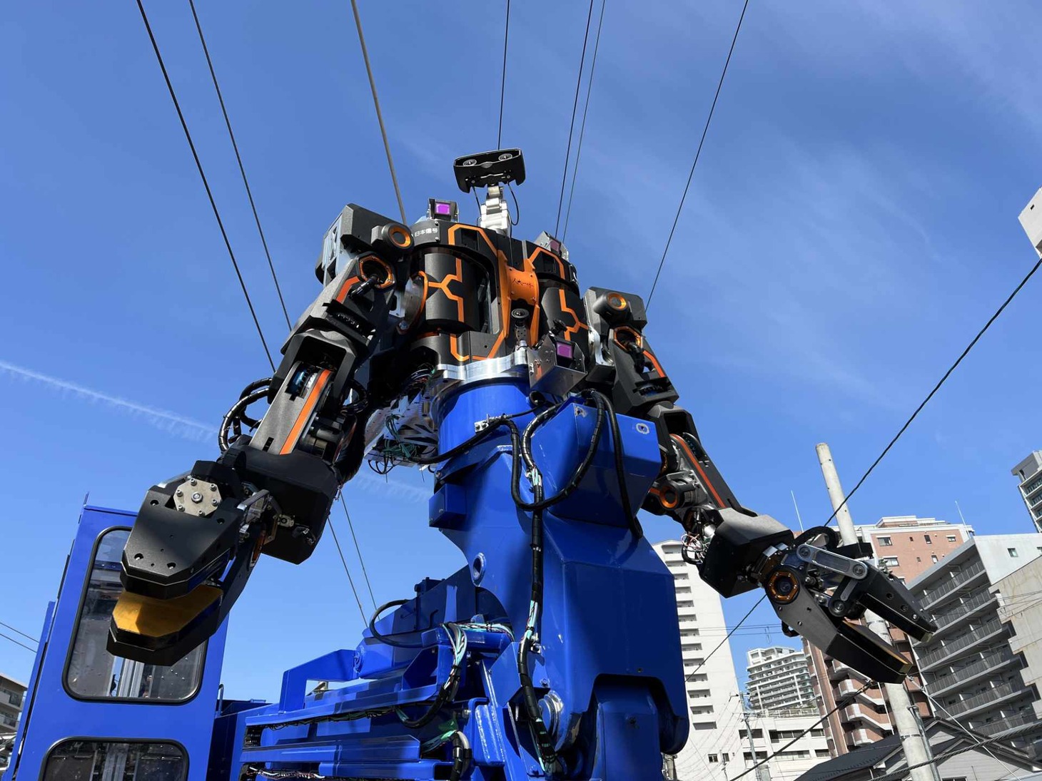 「エルダ式ジンキ」のモデルとなった「零式人機 ver2.0.」。金岡博士の理念と先端ロボット工学技術をコアにした、力制御ベースのパワー増幅バイラテラル制御システム。