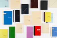 「ほぼ日手帳2025」の本体。