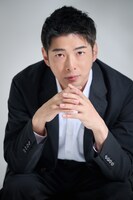 柳踏青役の村田洋二郎。