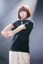 永田紗茅（柿喰う客）扮する吉富こゆき。