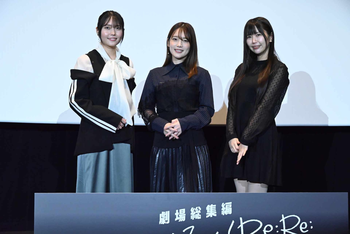 左から千本木彩花、内田真礼、小岩井ことり。