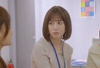 三原羽衣演じる白田舞。 (c)ＢＳ松竹東急／松竹