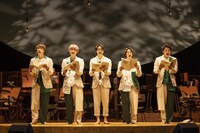 2023年6月に上演された「レオ編」の舞台写真。（撮影：岡千里）