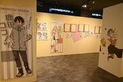 「画業10周年記念 コトヤマ展」より、「だがしかし」エリアの様子。