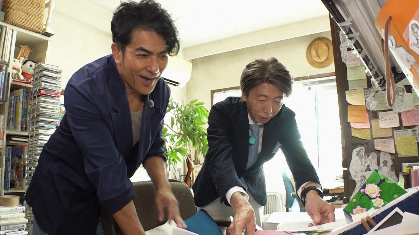 「新美の巨人たち【わたせせいぞう『ハートカクテル』×北村一輝】」より、北村一輝とわたせせいぞう。 (c)テレビ東京