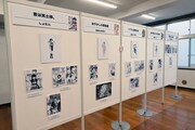 「サンデー文化祭2024」のために描き下ろされたイラストと、名シーンの複製原画が並ぶエリアより。