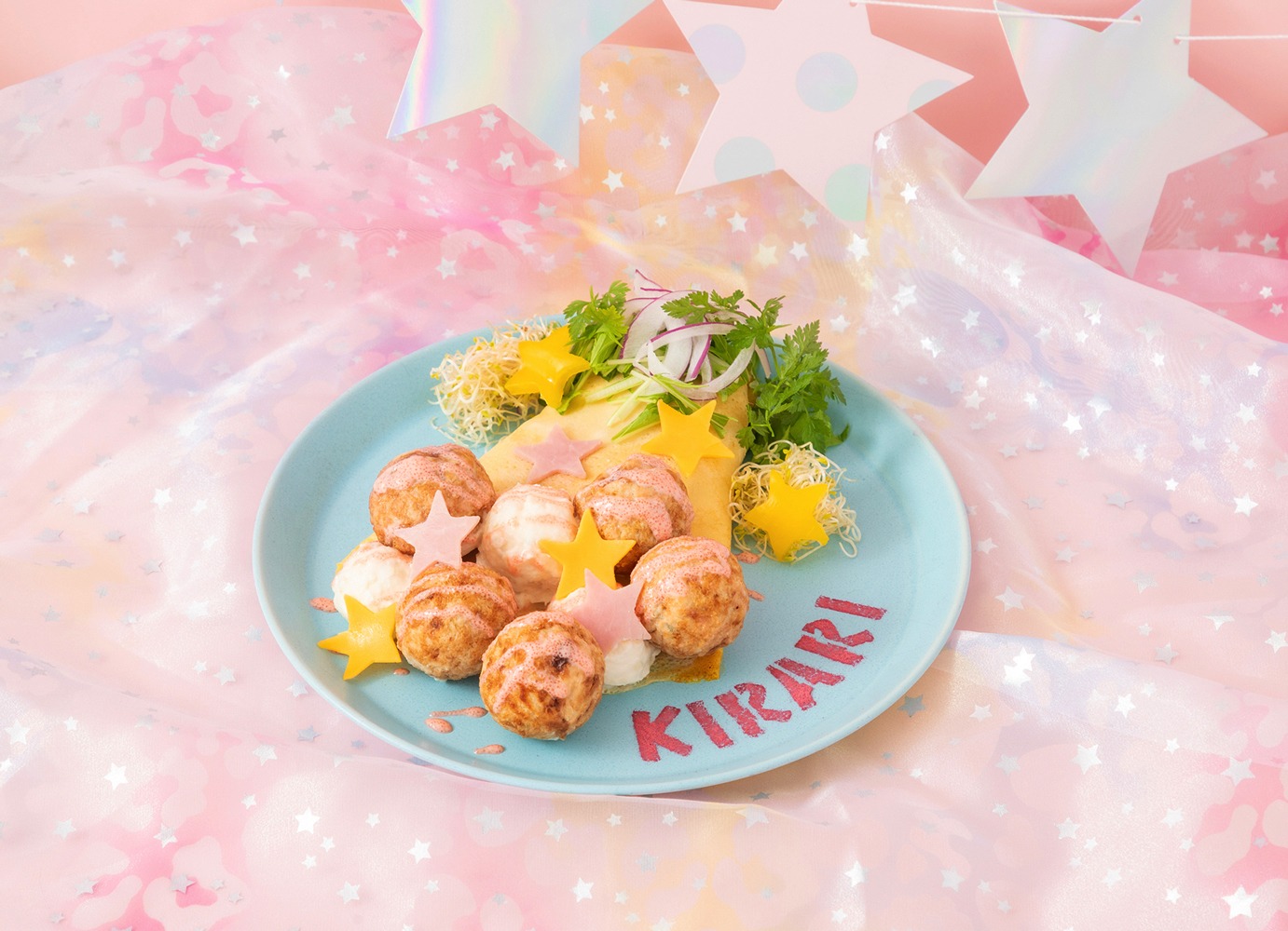 「きらりん☆レボリューション CAFE」で提供される「きらりのたこ焼きクレープ」。
