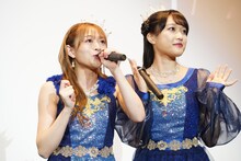 左から若井友希、久保田未夢。