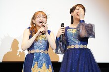 サプライズメッセージに驚く若井友希、久保田未夢。