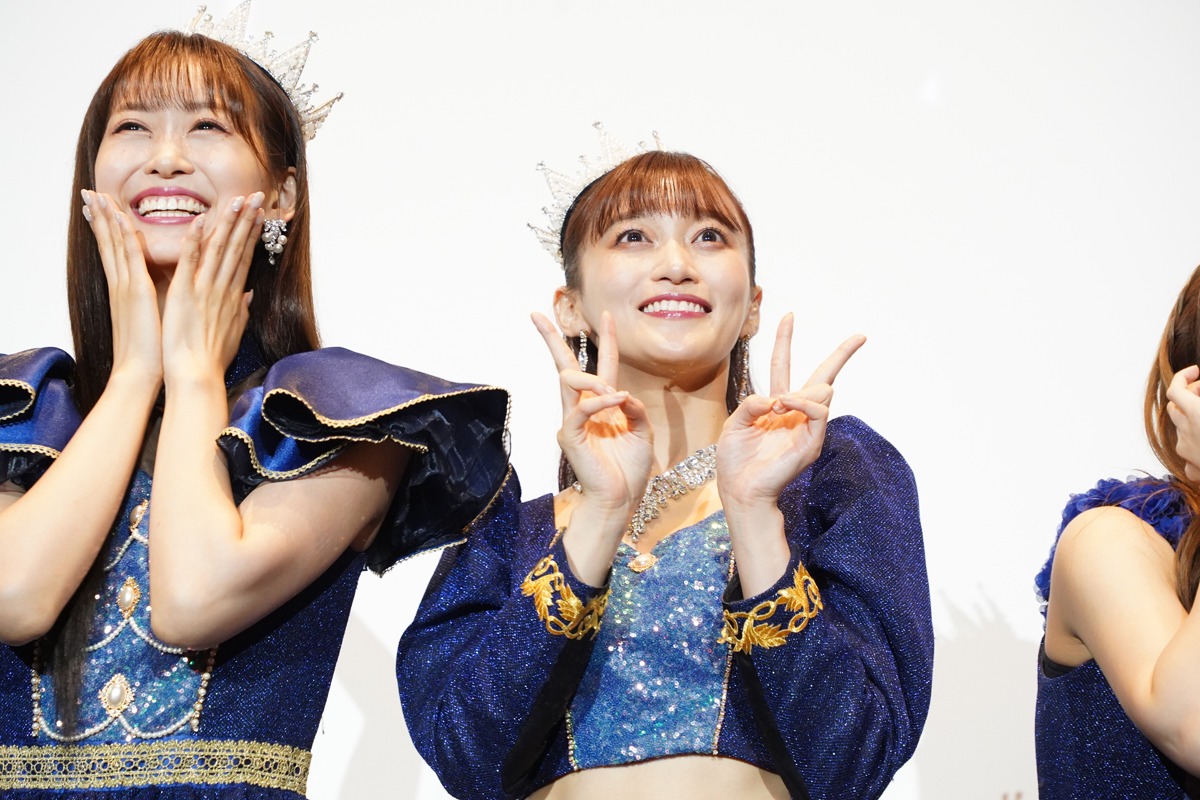 左から芹澤優、茜屋日海夏。