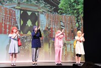 舞台「LIVE STAGE『ぼっち・ざ・ろっく！』2024 PART II 秀華祭」より、江島神社に赴いた結束バンド。