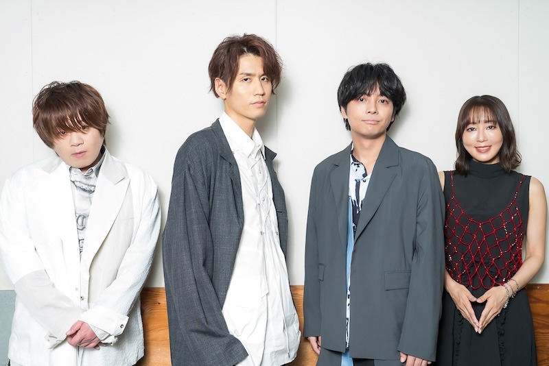 左からマイロ・モリアーティ役の松岡禎丞、鴨乃橋ロン役の阿座上洋平、一色都々丸役の榎木淳弥、雨宮役の日笠陽子。