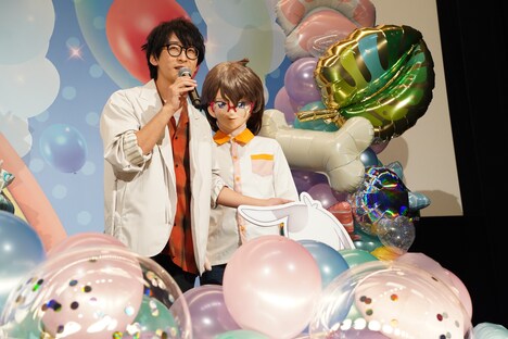 寺島拓篤(手前)と兎山悟(奥)