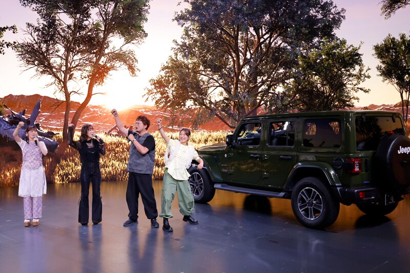 ガンゲイル・オンラインII」キャストがジープで登場、日笠陽子「2期も