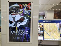 福岡の博多駅博多口で展開されている広告。