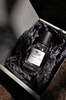 「死に戻りの魔法学校生活を、元恋人とプロローグから 香水 ヴィンセント・タンザイン『Oritekita Tsuki』」