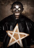 尾関晃輔扮するライチ。