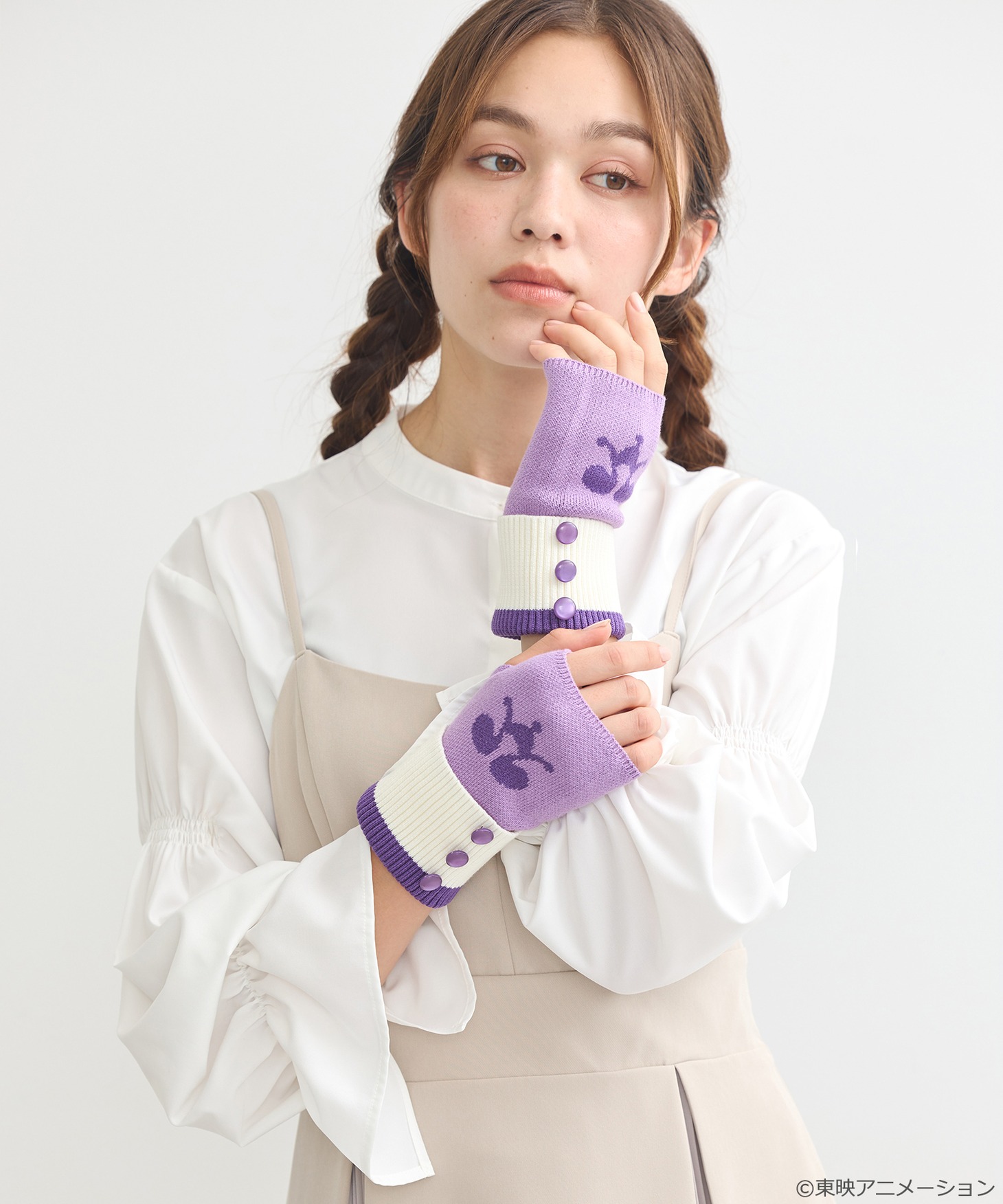 「ジャ魔女どれみ グローブ」パープルの着用例。