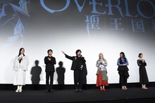 アインズのように挨拶する日野聡。