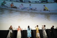 本日行ったというボート体験の様子を振り返るキャスト陣。