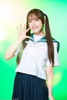 由良朱合扮する三笠マーヤ。