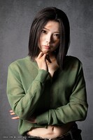 藍染カレン扮する甘茶藤子。