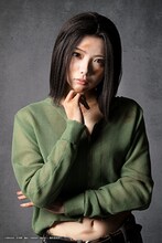 藍染カレン扮する甘茶藤子。