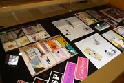 「画業40周年記念 上條淳士展 LIVE」の様子。