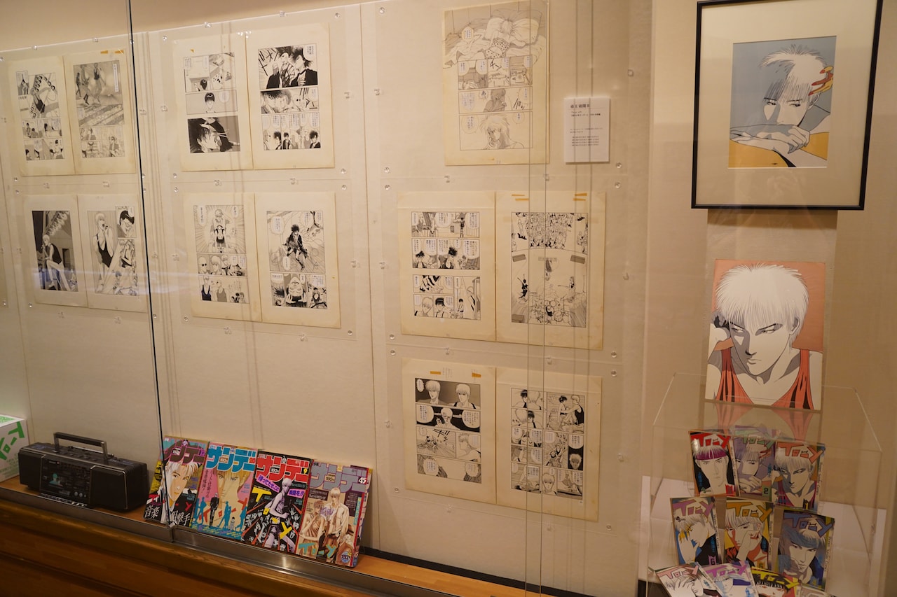 上條淳士の4カ月にわたる展覧会が明日弥生美術館で開幕 展示の入れ替え