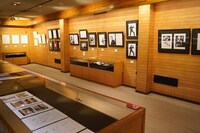 「画業40周年記念 上條淳士展 LIVE」の様子。