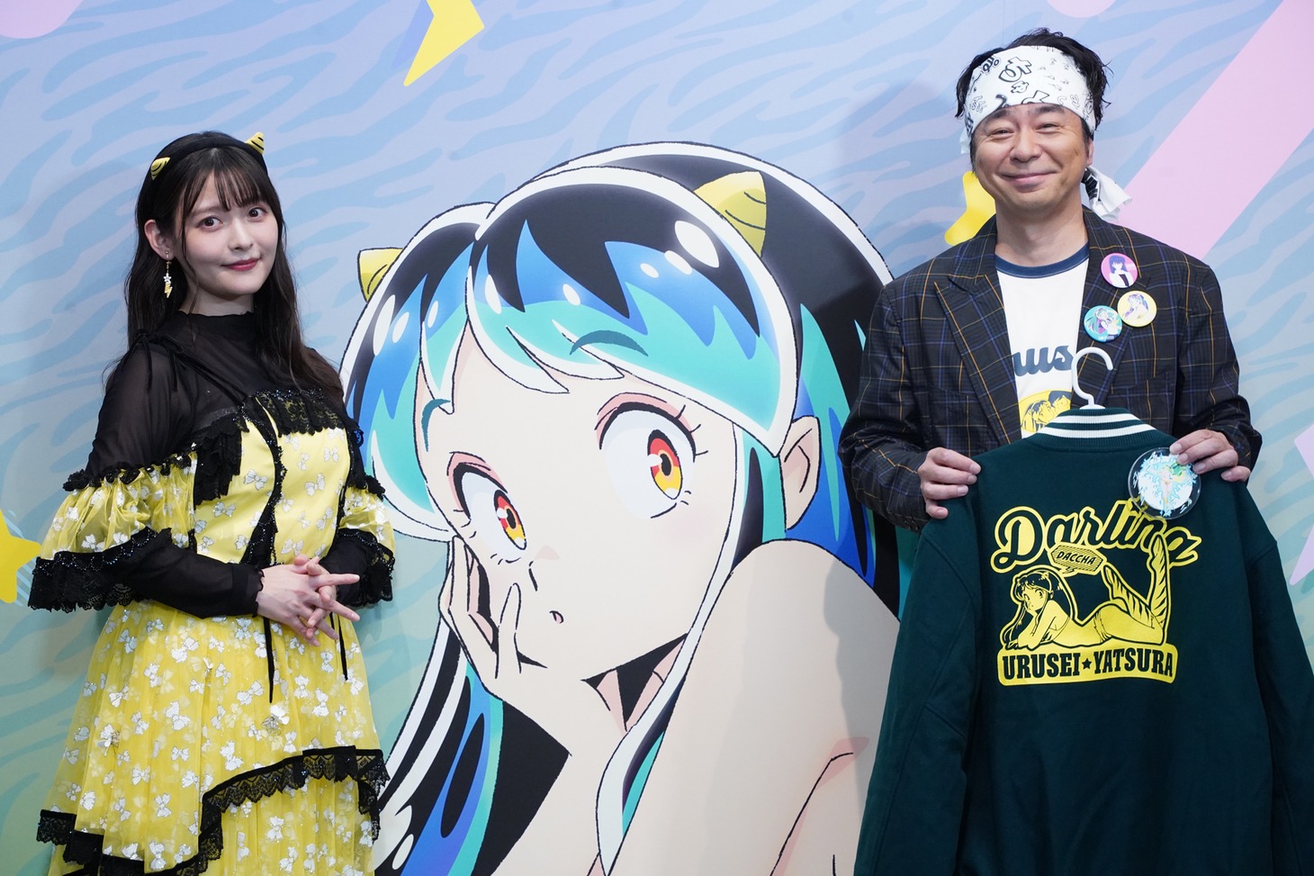 左から上坂すみれ、有野晋哉。