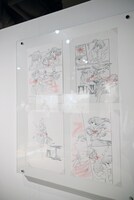 「博 漫画家デビュー15周年記念『明日ちゃんのセーラー服』原画展」の様子。