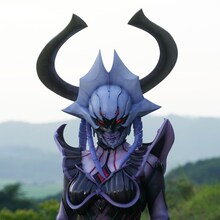 戸松遥が声を担当するザシーバ。 (c)桂正和/集英社・「ウイングマン」製作委員会