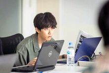 西村キヨシ役の辻岡甚佐。