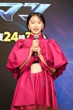 アオイ役の加藤小夏。