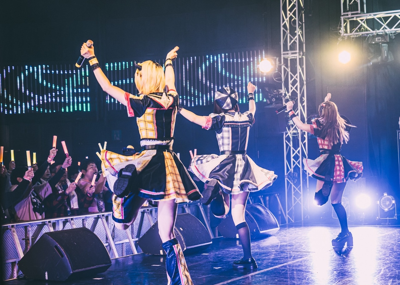 実写【推しの子】B小町による5分間のライブ映像公開、初ステージでオリジナル曲披露