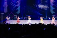 左から石井あみ、Machico、吉武千颯、北川理恵、後本萌葉。