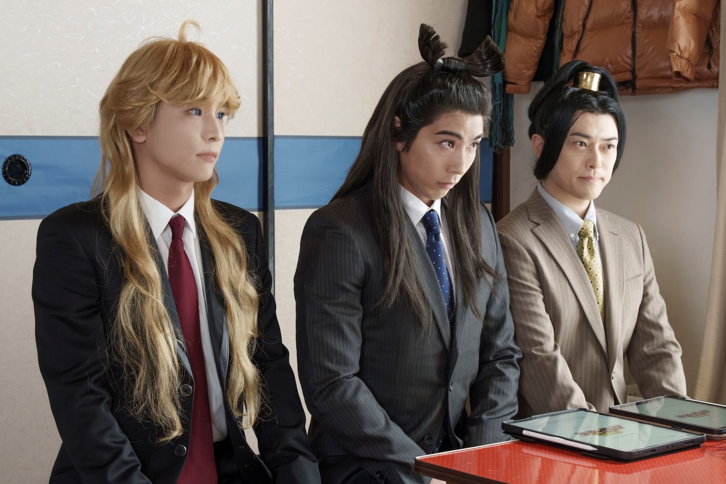映画「聖☆おにいさん THE MOVIE～ホーリーメンVS悪魔軍団～」の場面写真。