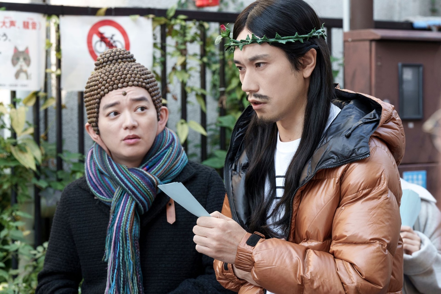 映画「聖☆おにいさん THE MOVIE～ホーリーメンVS悪魔軍団～」の場面写真。