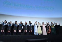 劇場アニメ「がんばっていきまっしょい」公開記念舞台挨拶の様子。12人の登壇者で声を揃えて「がんばっていきまっしょ」コール。