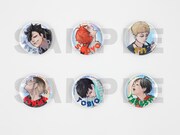 「ハイキュー!!」の描き下ろしイラストを使用した「メタリック缶バッジ6種セット」。(c)古舘春一／集英社