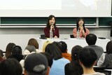 「齢5000年の草食ドラゴン、いわれなき邪竜認定 season2」トークショーの様子。左から宮世真理子、野口衣織。