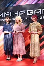 左から近藤玲奈、関根瞳、峯田茉優。