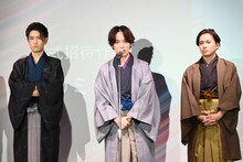 左から阿座上洋平、小野賢章、林ゆうき。
