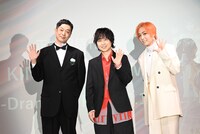 「KING OF PRISM -Dramatic PRISM.1-」より、左から菱田正和総監督、一条シン役の寺島惇太、如月ルヰ役の蒼井翔太。