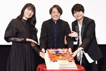 左から石川由依、林祐一郎監督、梶裕貴。