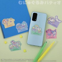 「『ケロロ軍曹』×『サンリオキャラクターズ』POP UP SHOP」で販売されるトレーディングダイカットステッカー。