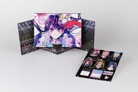 「【推しの子】」16巻特装版は箔押し仕様。ブックスタンドとシールが付属する。(c)赤坂アカ×横槍メンゴ／集英社