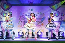 左から南みれぃ役の芹澤優、真中らぁら役の茜屋日海夏、北条そふぃ役の久保田未夢。